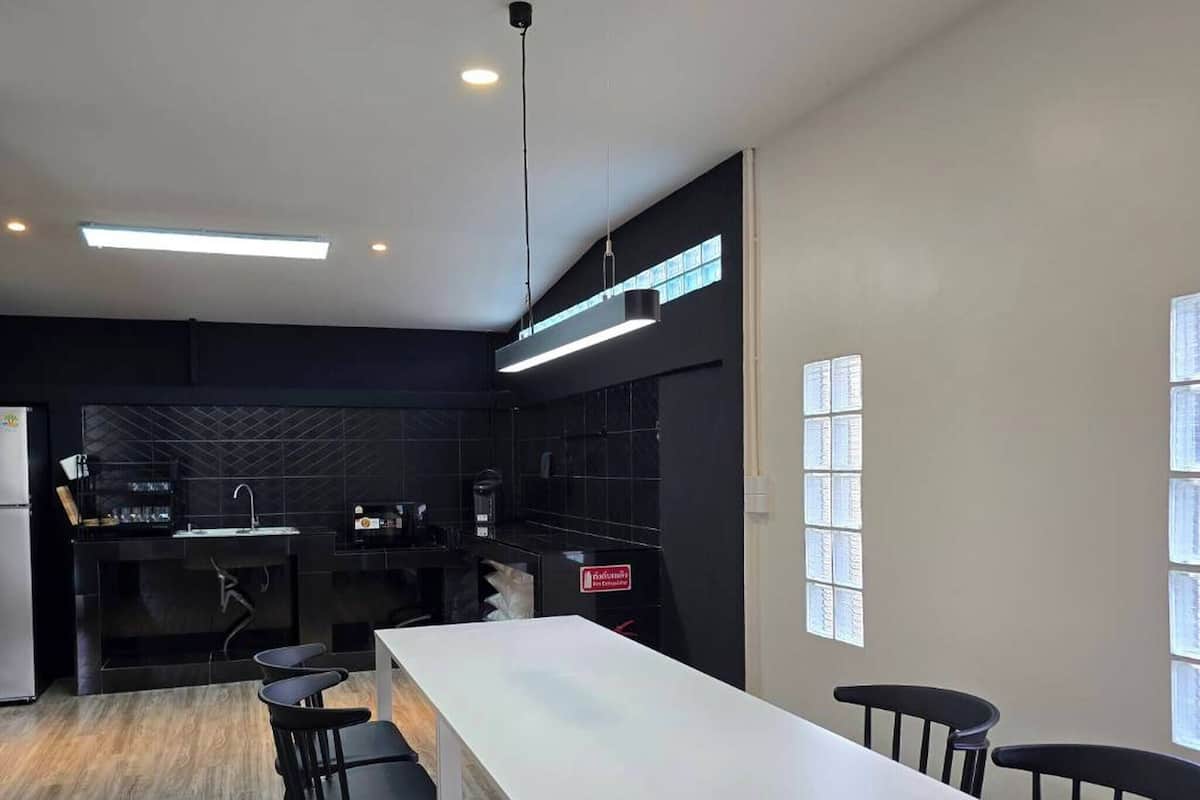 House, 3 Bedrooms, City View | Dining room