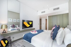 Luxury Studio, Balcony, City View - Vogue | Damac Maison Prive Downtown Near Dubai Mall | Burj Khalifa (Dubai)