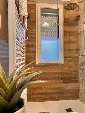 Nicht klassifiziertes Bild, 5 von 43, Schaltfläche