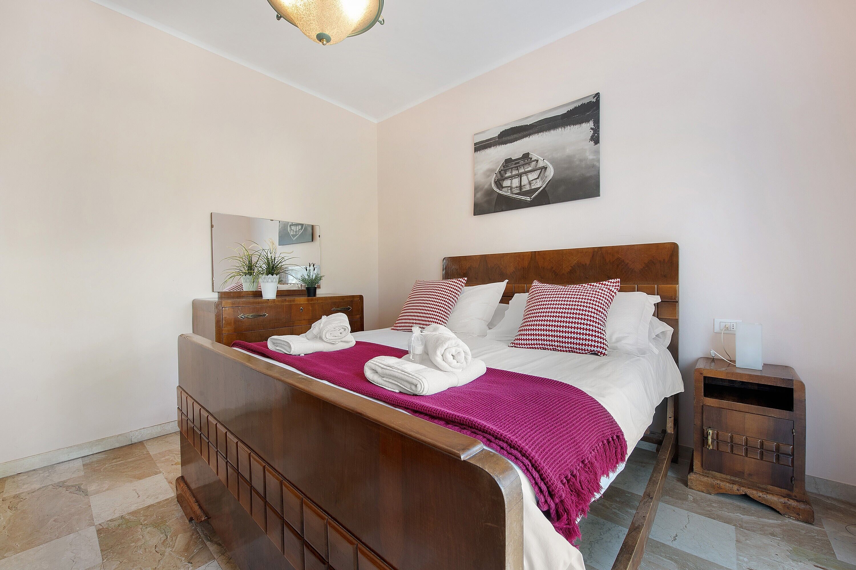 Strykjärn/strykbräda, wi-fi och sängkläder