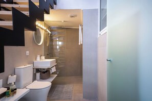 Hair dryer, towels, soap, toilet paper - [NEW] J & I Rooftop Retreat in a small village (89H2+F36 Karoti, Greece)