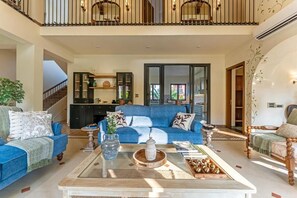 Classic-Villa, Balkon, Gartenblick | Wohnbereich