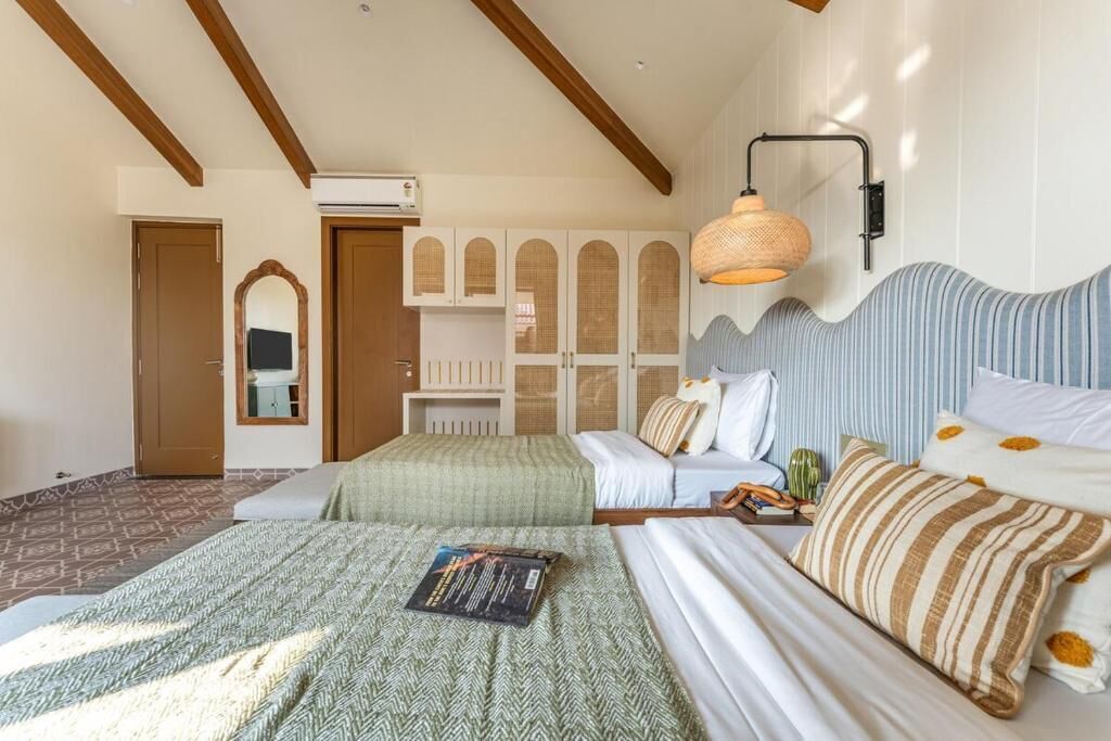 Klassieke villa, balkon, uitzicht op tuin | Een strijkplank/strijkijzer, gratis wifi