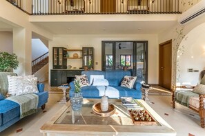 Classic-Villa, Balkon, Gartenblick | Wohnbereich