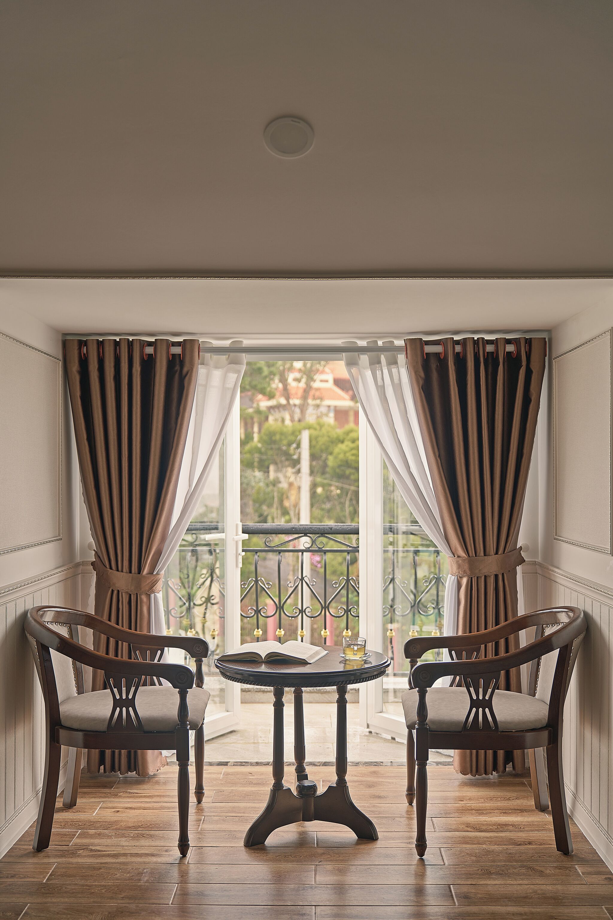 Double Room, Balcony, Mountain View | Interior