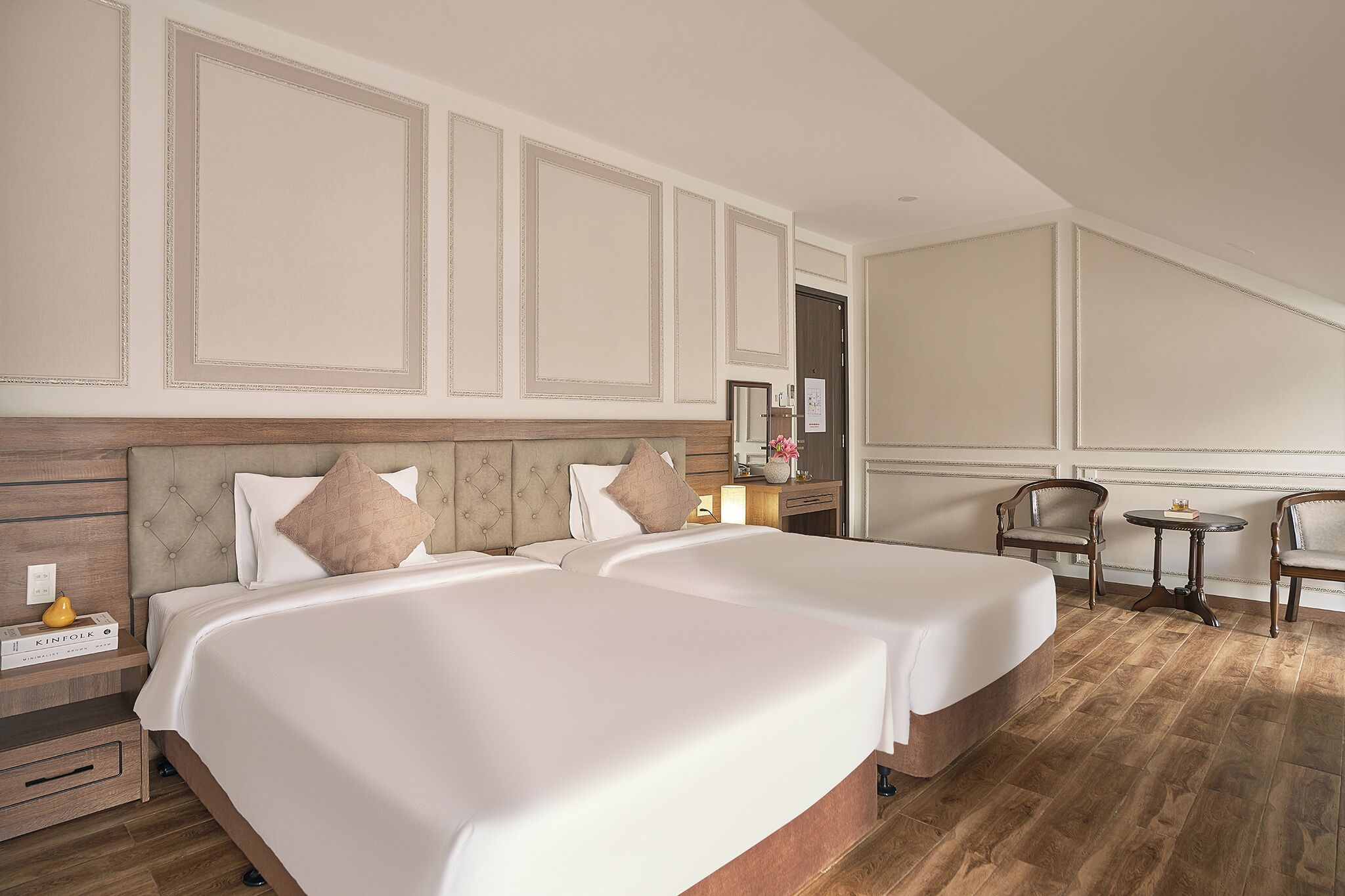 Signature Room, Balcony, Mountain View