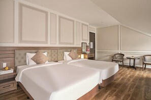 Signature Room, Balcony, Mountain View - Hill Side Town Hotel (Thanh Pho Da Lat)