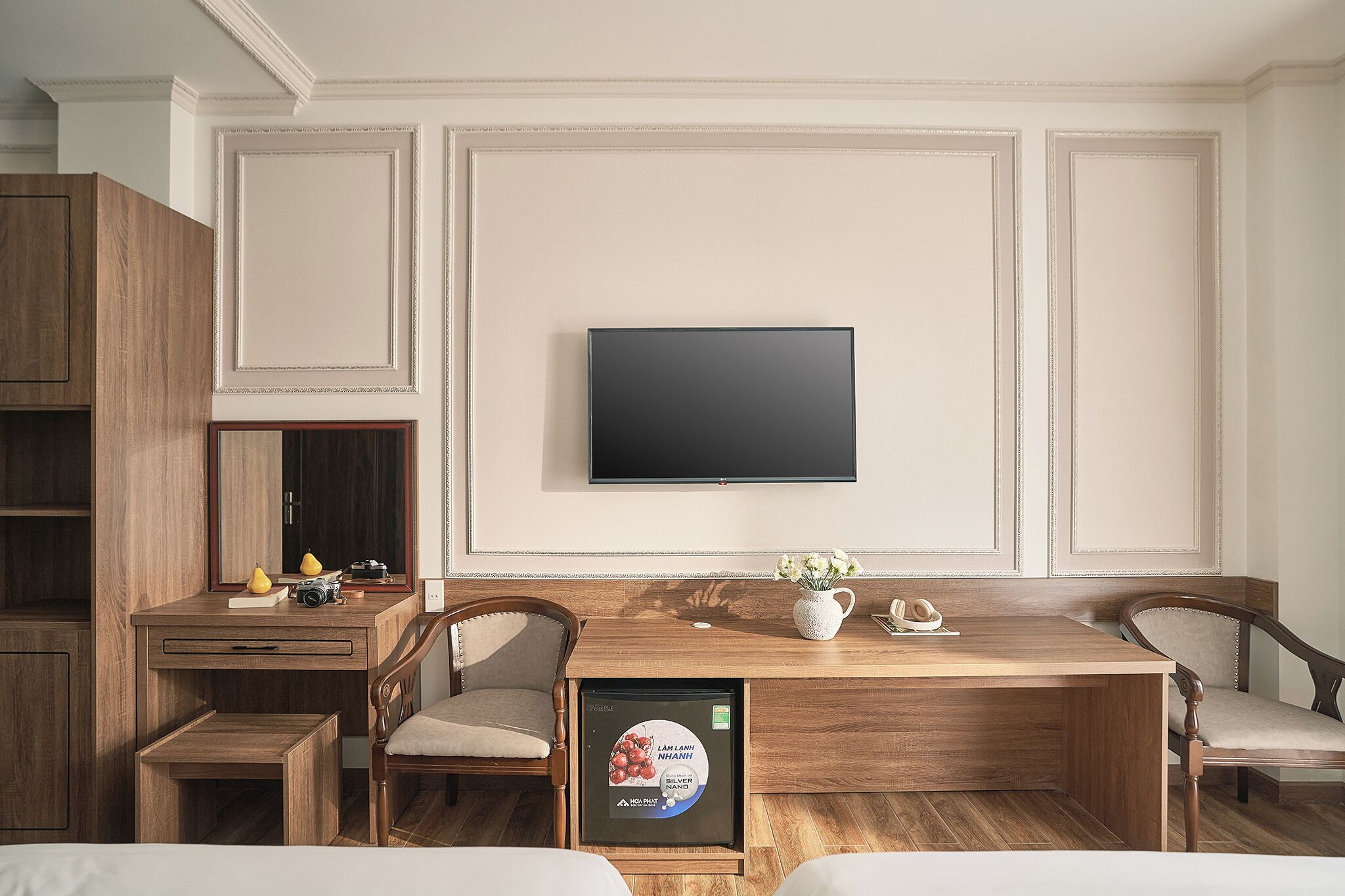 Junior Double or Twin Room, Balcony, City View | Hypo-allergenic bedding, minibar, in-room safe, desk