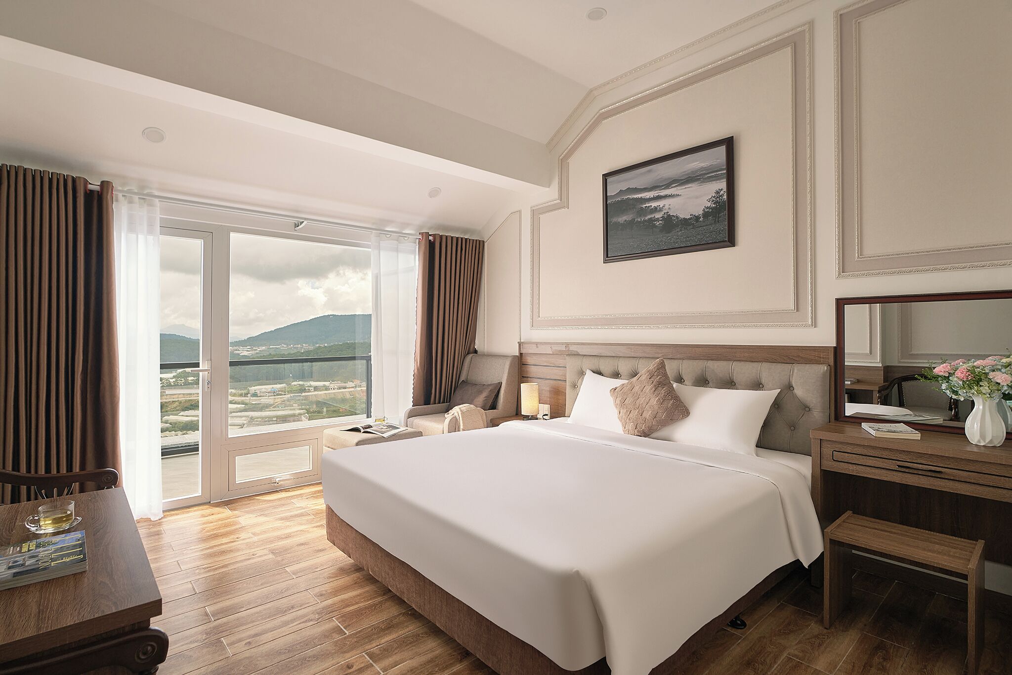 Senior Double Room, Balcony, Mountain View