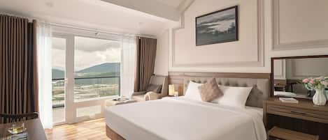 Chambre Double Sénior, balcon, vue montagne | Literie hypoallergénique, minibar, coffres-forts dans les chambres