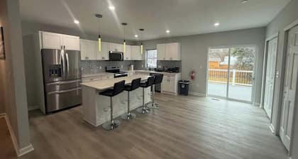 Modern 4-Level House near DC & Annapolis
