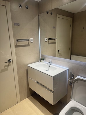 Bathroom - Eueo (Madrid)