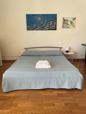 2 bedrooms, iron/ironing board, Internet, bed sheets - EOS Home Holiday House by the sea (Avola)
