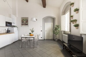 Interior - Red Door Dream Apt. 5 (Firenze)