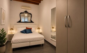 Unclassified image, 5 of 19, button - Red Door Dream Apt. 5 (Firenze)
