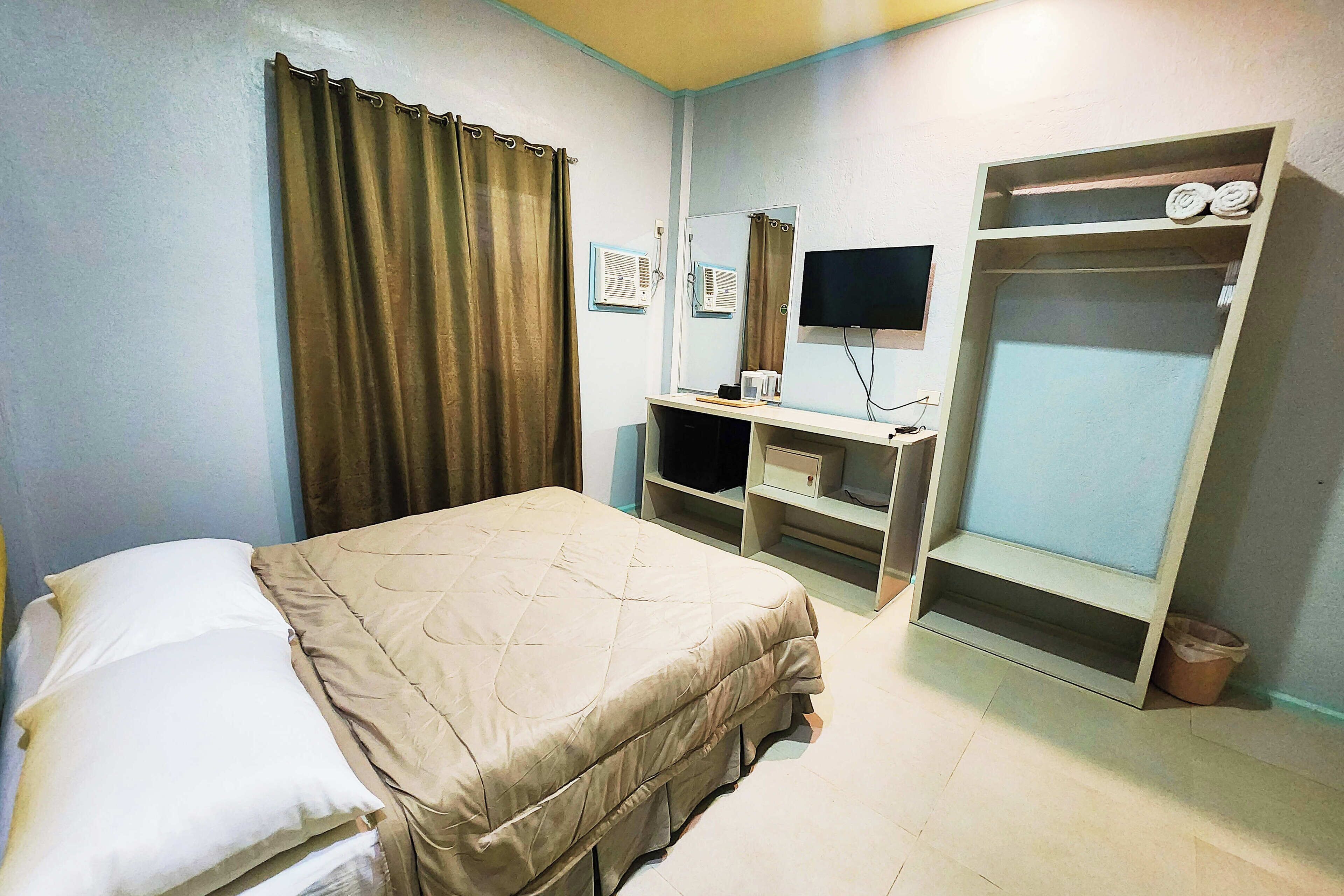 Deluxe Double Room | Free WiFi, bed sheets