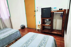 Standard Twin Room | Free WiFi, bed sheets - MJs Garden Hotel Moalboal powered by Cocotel (Cebu City)