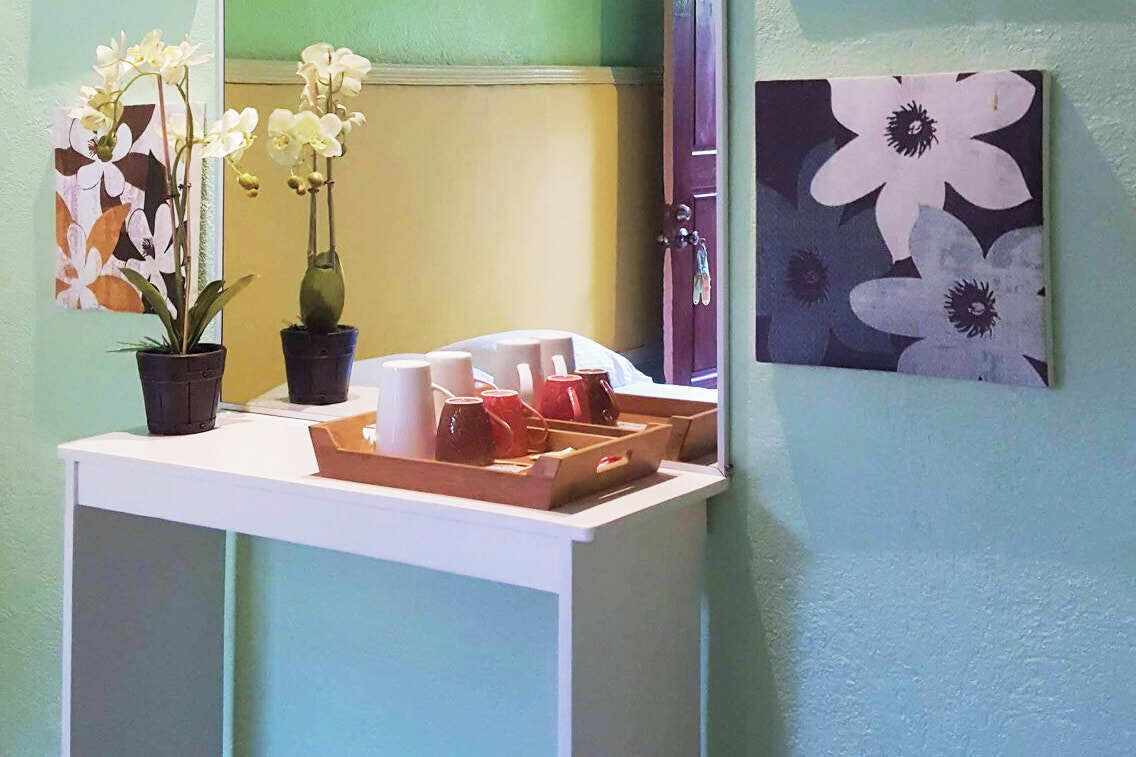 Free WiFi, bed sheets