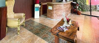 Kamayan sa Palaisdaan Hotel and Resort Quezon