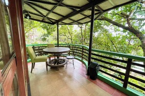 Deluxe Room | Terrace/patio - Kamayan sa Palaisdaan Hotel and Resort Quezon (Tayabas City)