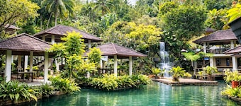 Kamayan sa Palaisdaan Hotel and Resort Quezon