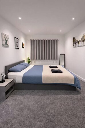 3 sovrum, skrivbord, strykjärn/strykbräda och gratis wi-fi