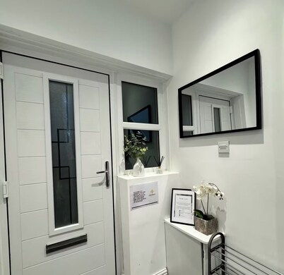 Contractor/Corporate-Friendly Home | Sleeps 6 | Long Stays