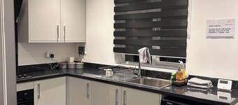 Contractor/Corporate-Friendly Home | Sleeps 6 | Long Stays