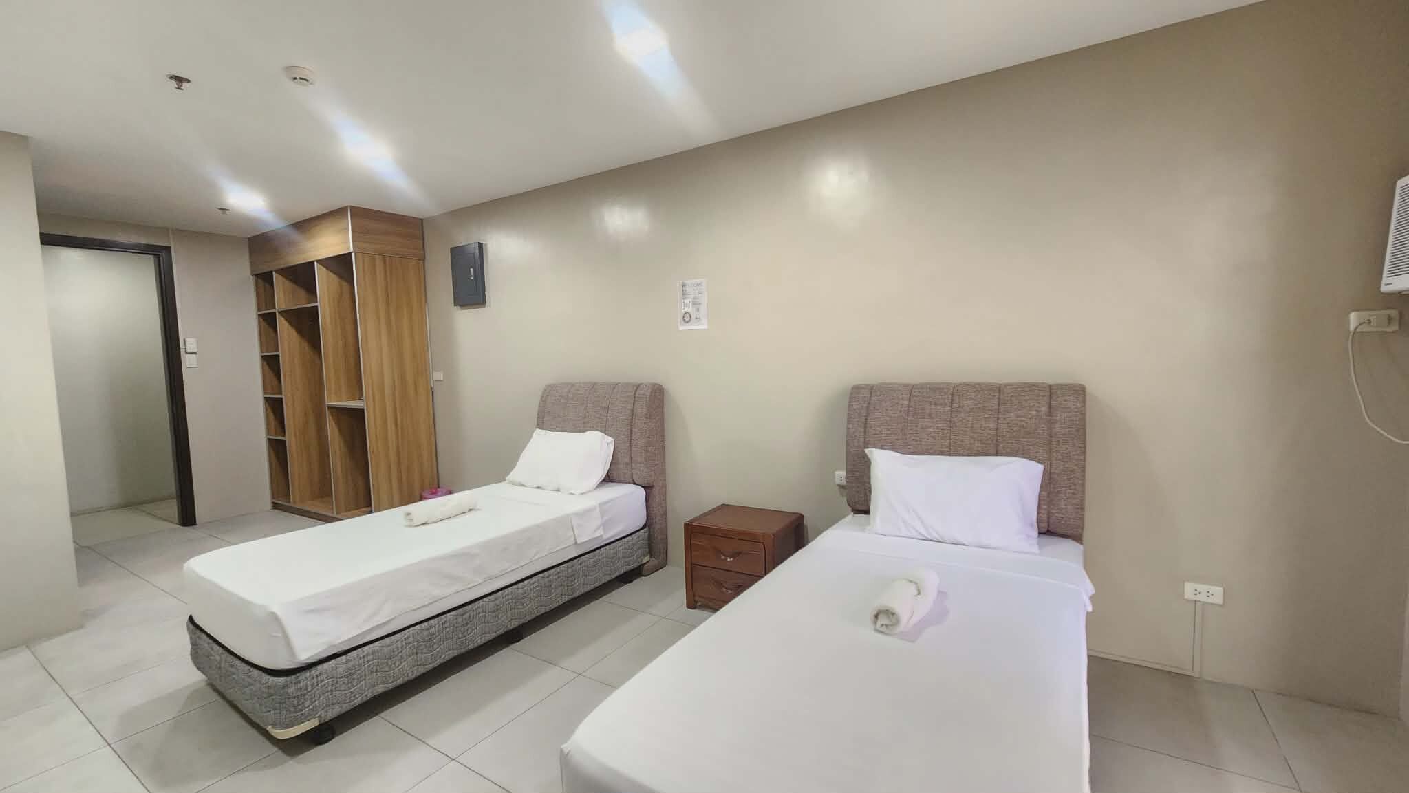 Deluxe Studio Room | Desk, laptop workspace, free WiFi, bed sheets