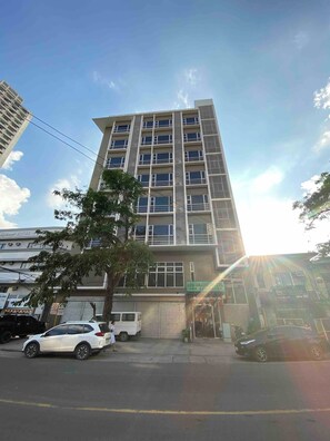 Unclassified image, 5 of 10, button - LTG Grand Hotel Cebu (Cebu City)