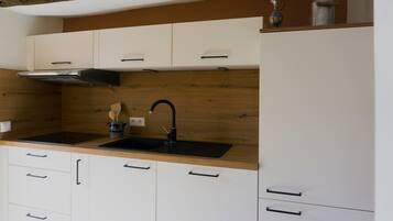 Geladeira, fogão, cooktop, lava-louças