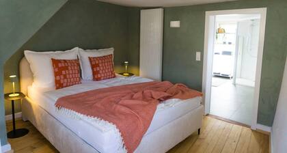 Ferienhaus im Jagsttal: Gerbertor – Urlaub im Denkmal mit Wiese und Bachlauf