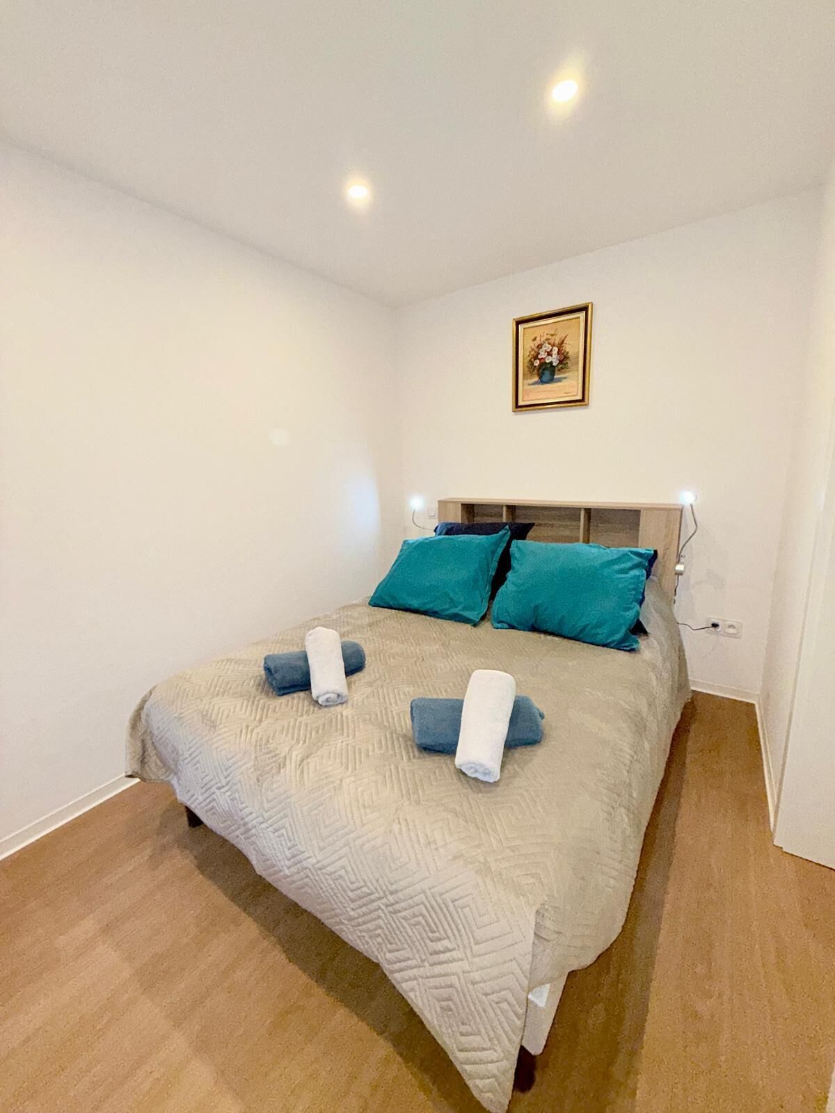 3 slaapkamers, een strijkplank/strijkijzer, wifi, beddengoed