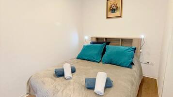 3 slaapkamers, een strijkplank/strijkijzer, wifi, beddengoed