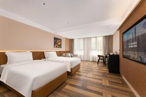 Standard Triple Room, City View - Lizhi Hotel Qingdao May Fourth Square (Qingdao)