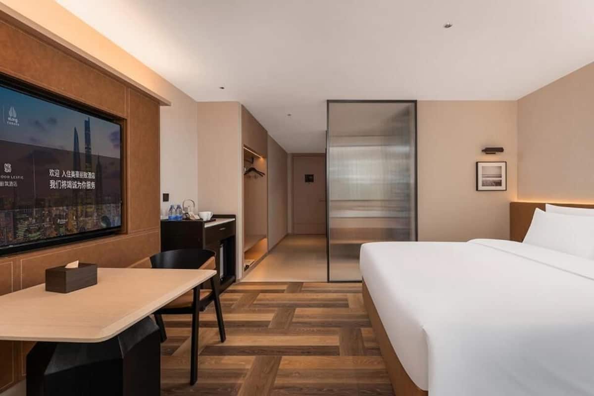 Classic Double Room, City View