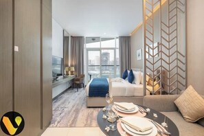 Estudio de lujo, balcón, vistas al canal | Sábanas de algodón egipcio, ropa de cama de alta calidad, caja fuerte