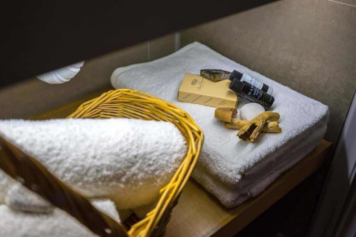 Junior Suite, Balcony, Sea View | Bathroom amenities | Slippers