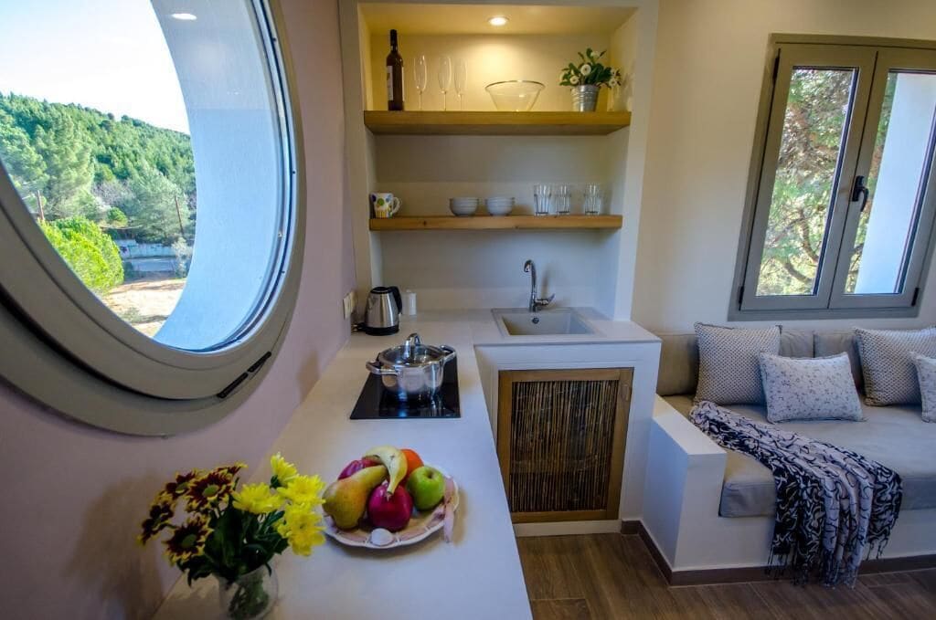 Standard Suite, Balcony, Sea View | Interior