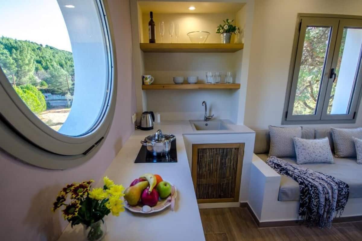 Standard Suite, Balcony, Sea View | Interior