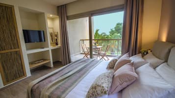 Junior Suite, Balcony, Sea View | In-room safe, soundproofing, iron/ironing board