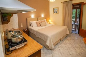 Economy Double Room, Garden View - Forest Resort Suites Skiathos (Skiathos Troulos)