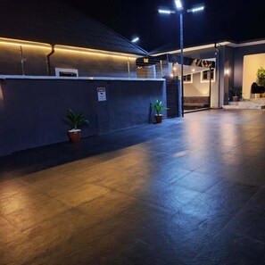 Property grounds - Oxygen Orbis Hotel (Ibadan)