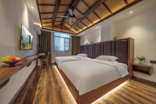 Taoshe Art Hotel (Jingdezhen People's Square)