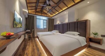 Taoshe Art Hotel (Jingdezhen People's Square)