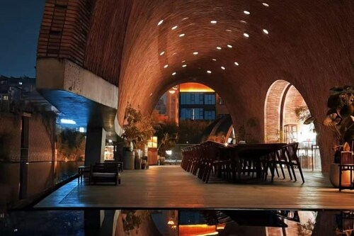 Taoshe Art Hotel (Jingdezhen People's Square)