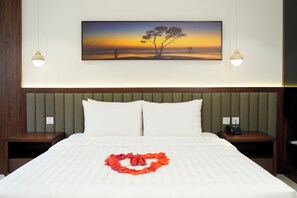 Luxury Double Room, City View | In-room safe, soundproofing, iron/ironing board, free WiFi - Blubiz Hotel 9 (Phuong Tu Liem)
