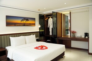 Kamar Double Mewah, pemandangan kota | Brankas, kedap suara, setrika/meja setrika, dan Wi-Fi gratis