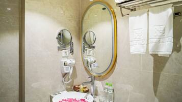 Standard Double Room | Bathroom | Slippers