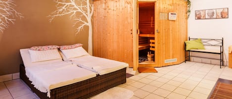 2 bedrooms, WiFi, bed sheets